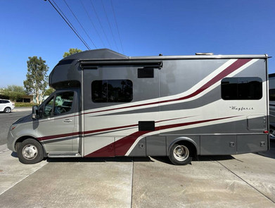 2020 Tiffin Wayfarer 24TW – Perfect Home on Wheels!