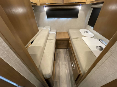 2020 Tiffin Wayfarer 24TW – Perfect Home on Wheels!