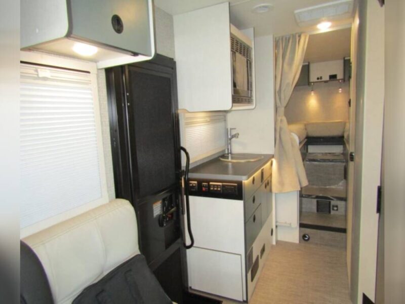 ๐ฒ 2025 Winnebago EKKO โ Off-Grid Adventure Meets Luxury on Wheels ๐โก