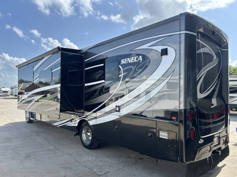 2019 JAYCO SENECA 37K