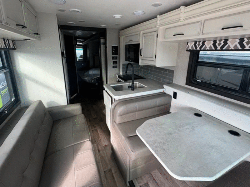 2021 Jayco Alante – Luxury, Comfort, and Performance Await You!