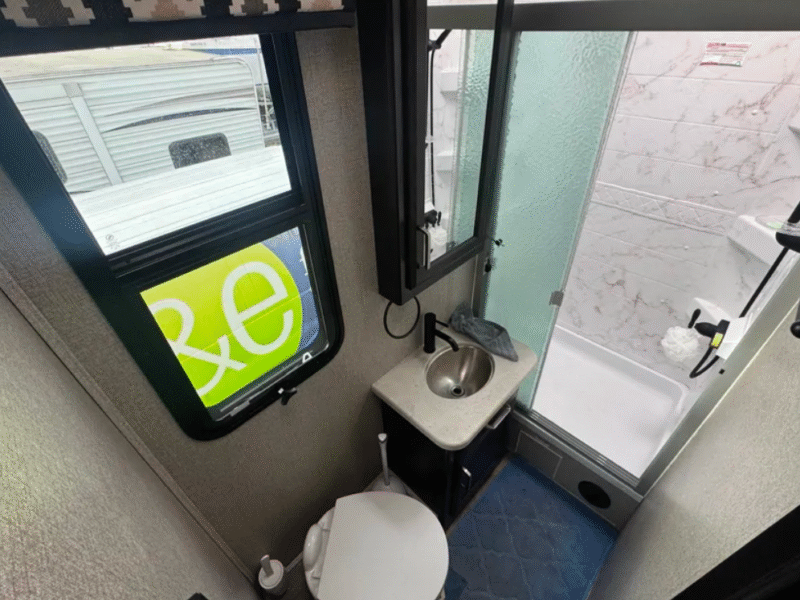 2021 Jayco Alante – Luxury, Comfort, and Performance Await You!