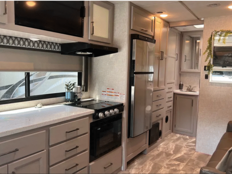 2022 Thor Motor Coach MB24 - Explore in Comfort and Style