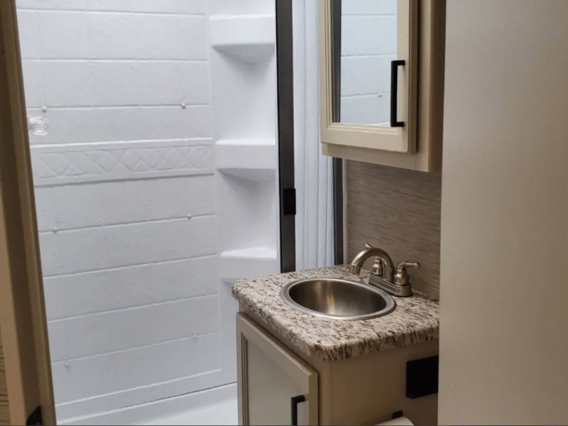 2022 Thor Motor Coach Freedom Elite – Adventure - Ready Comfort, Style & Convenience on Wheels!