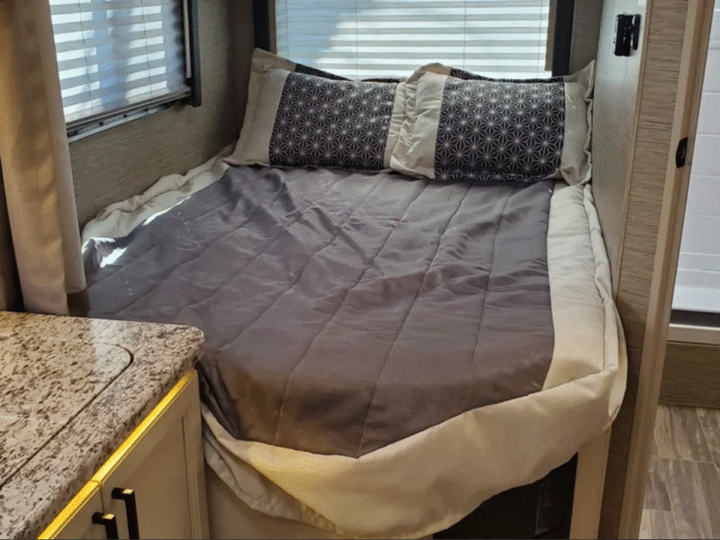 2022 Thor Motor Coach Freedom Elite – Adventure - Ready Comfort, Style & Convenience on Wheels!