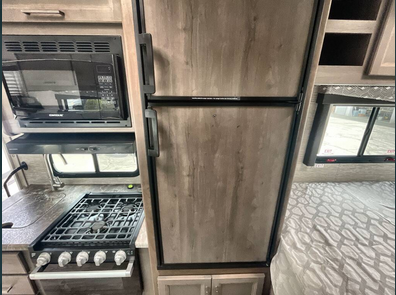 2024 Thor Four Winds 22EF – Easy to Drive, Fully Equipped, Sleeps 6!