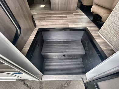 2024 Thor Four Winds 22EF – Easy to Drive, Fully Equipped, Sleeps 6!