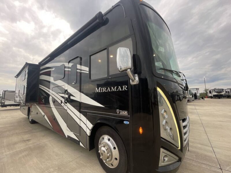 2023 THOR miramar rv for rent $250/day class A FOR RENT