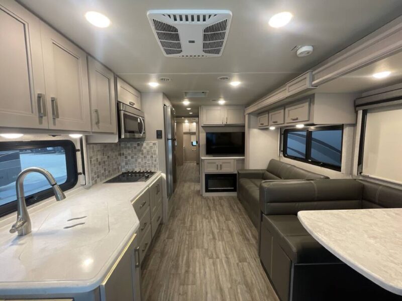 2023 THOR miramar rv for rent $250/day class A FOR RENT