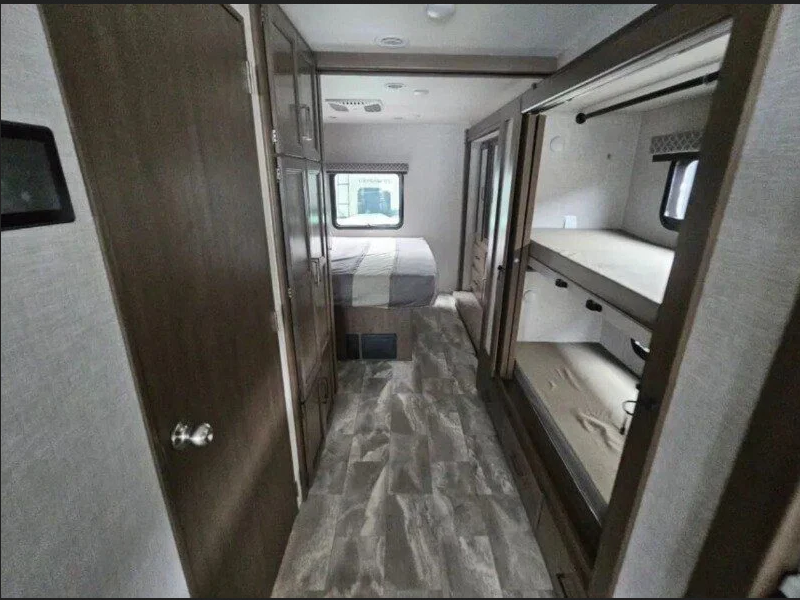 🏕️ 2023 Thor Windsport 34J – Spacious Family RV Adventure in Style! 🚐💨