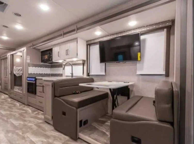 🏕️ 2023 Thor Windsport 34J – Spacious Family RV Adventure in Style! 🚐💨