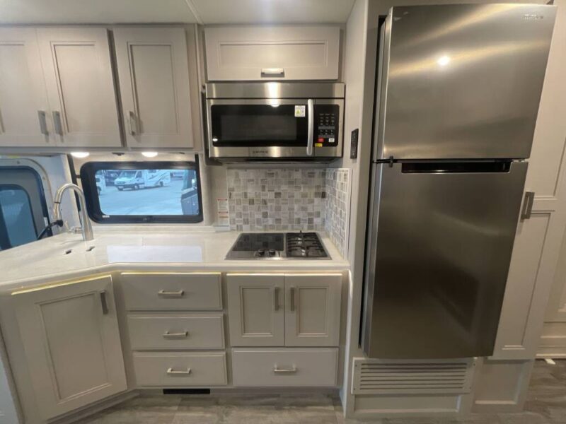 2023 THOR miramar rv for rent $250/day class A FOR RENT
