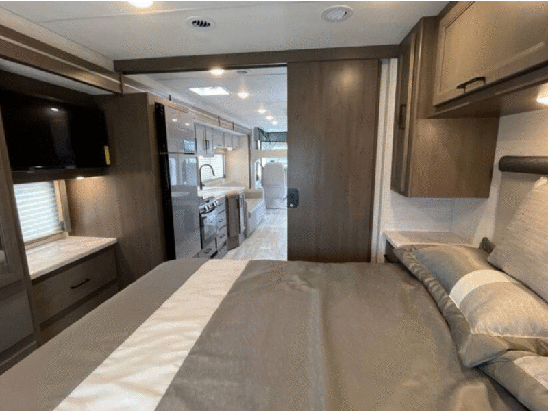 π 2025 Thor Freedom Traveler A29 β Modern Comfort on Wheels!