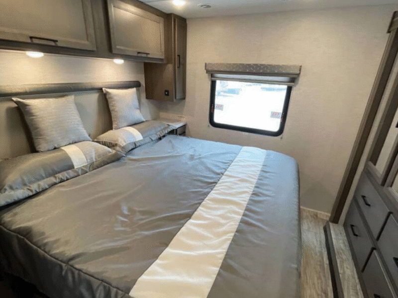 π 2025 Thor Freedom Traveler A29 β Modern Comfort on Wheels!