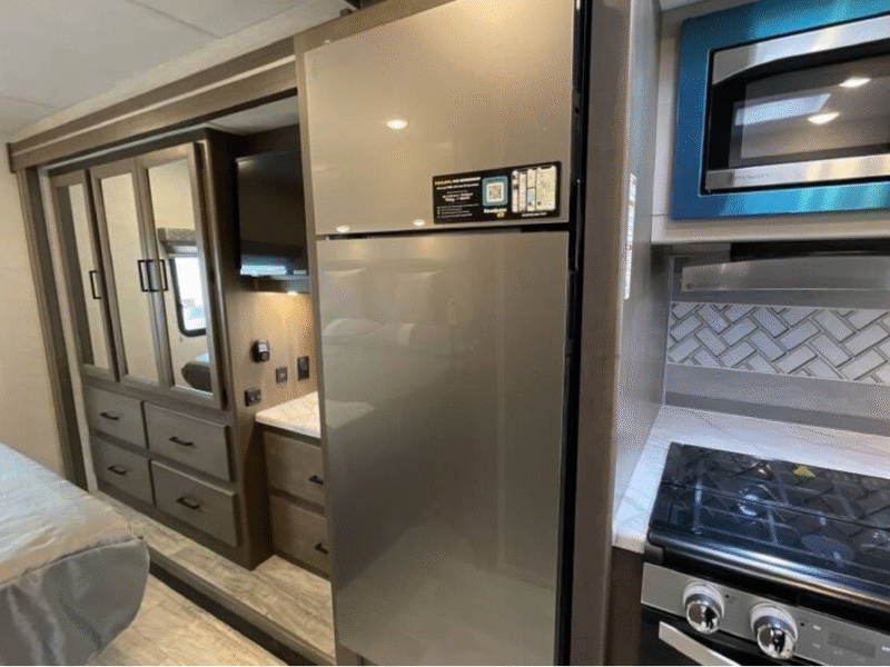 π 2025 Thor Freedom Traveler A29 β Modern Comfort on Wheels!